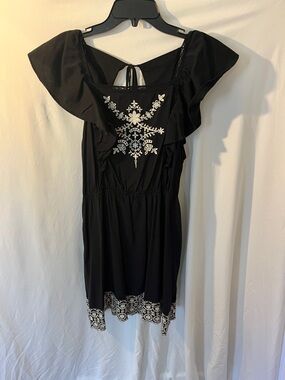 Old Navy Petite Large Black  Embroidered Ruffle Dress with White Floral Accents